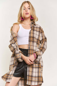 BUTTON DOWN PLAID SHACKET