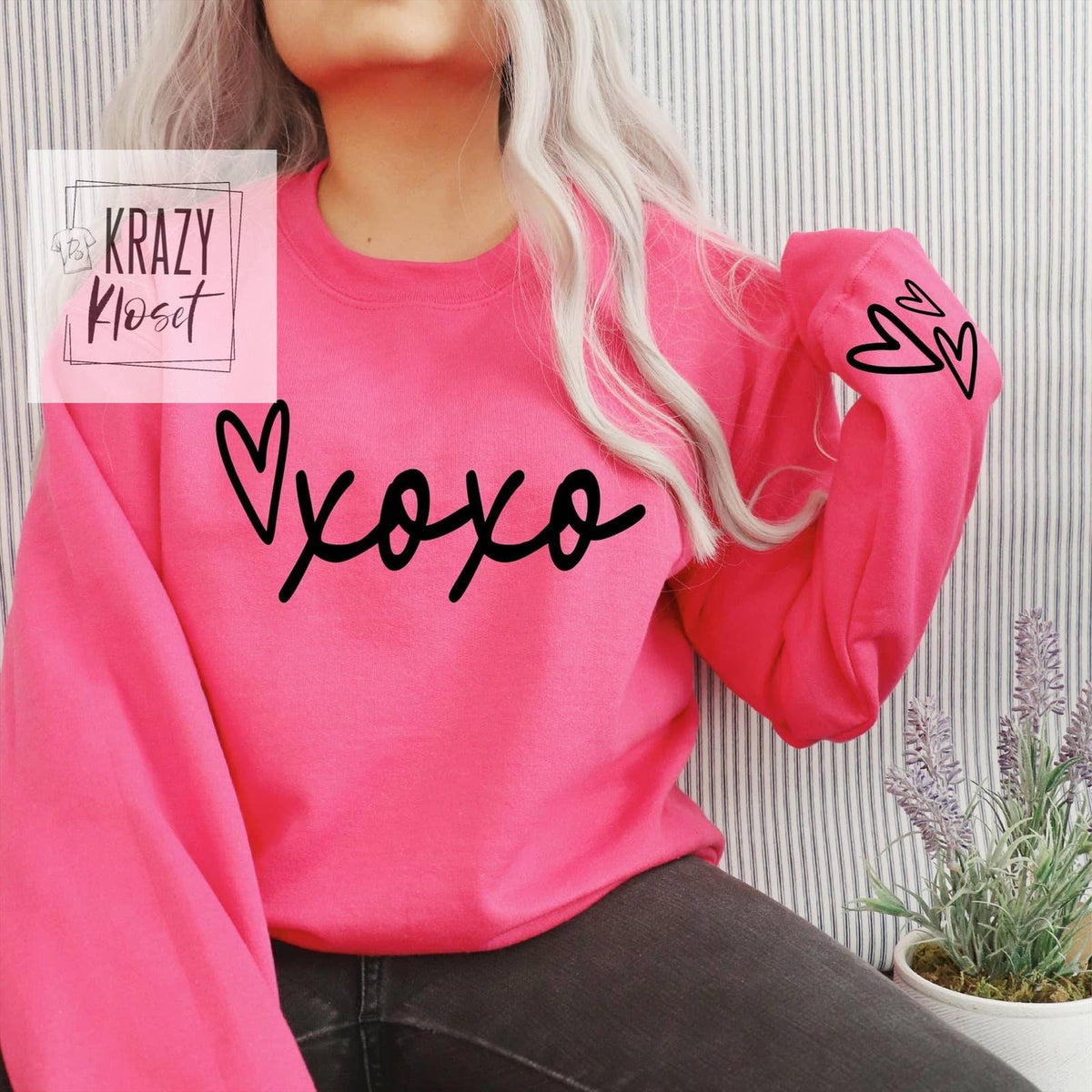 XOXO Women's Graphic Sweatshirt with High-Quality Ink