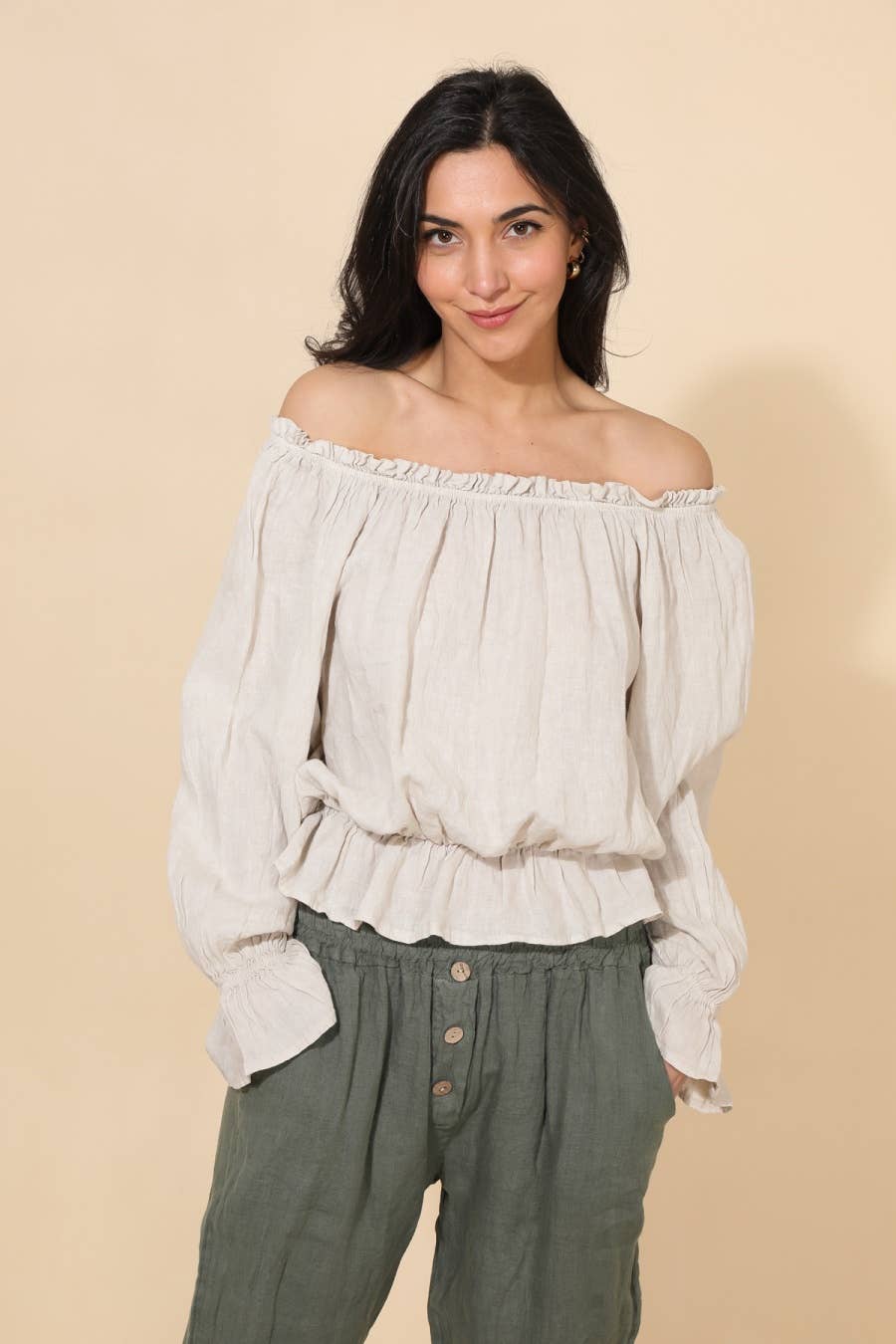BLOUSE WITH GATHERED NECKLINE AND NECKLINE
